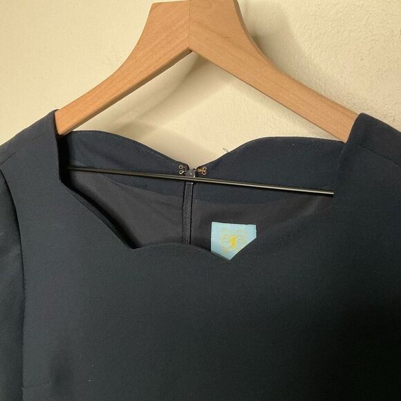 Cece Scallop Shift Dress - Picture 5 of 8